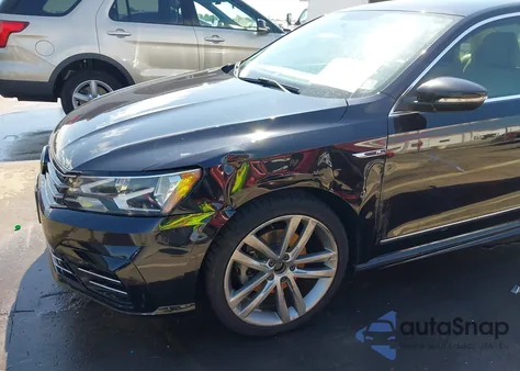 2017 Volkswagen Passat 1.8T R-Line из США, поврежденный, VIN 1VWDT7A39HC037405